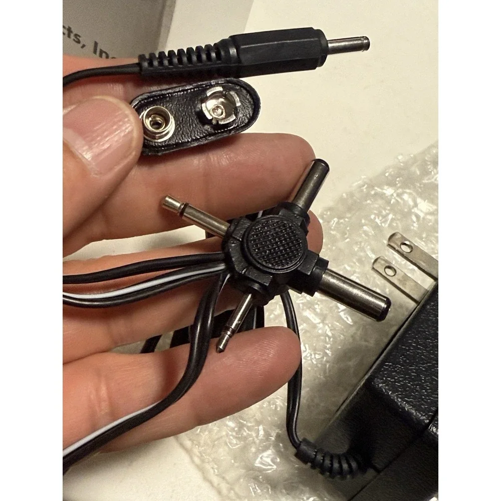 Universal AC Adaptor Model Mw18